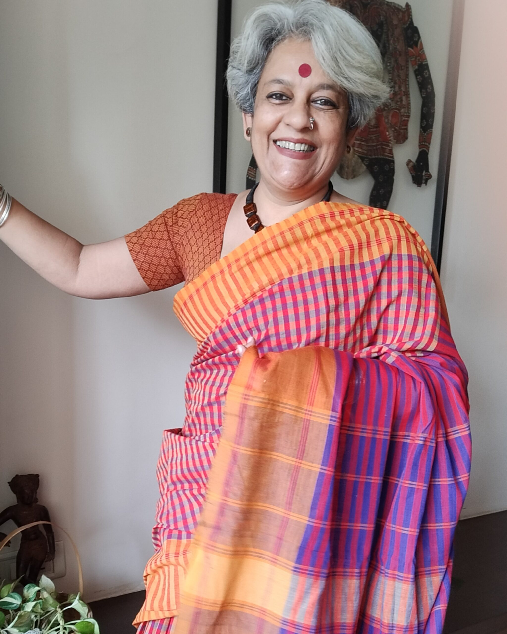 Vichithra Instagram – Today, kandangi saree special ….. Wearing kandangi  saree today for #cwc4 Don't miss today's traditional thalai vazhai ilai  Episodes. #fun #entertainment #styling by @anitha.mohan.5477 Lovely orange  black combination silk