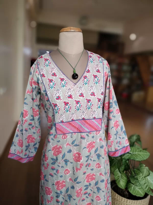Blockprint dress with Embroidery on yoke – Size M - Image 2