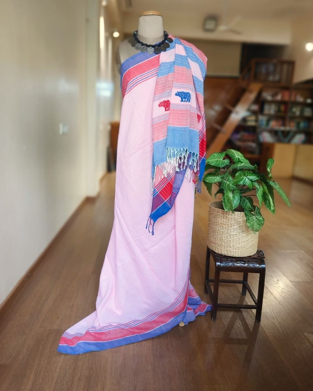 Kamrup Saree from Assam - Pink and Blue - Image 2
