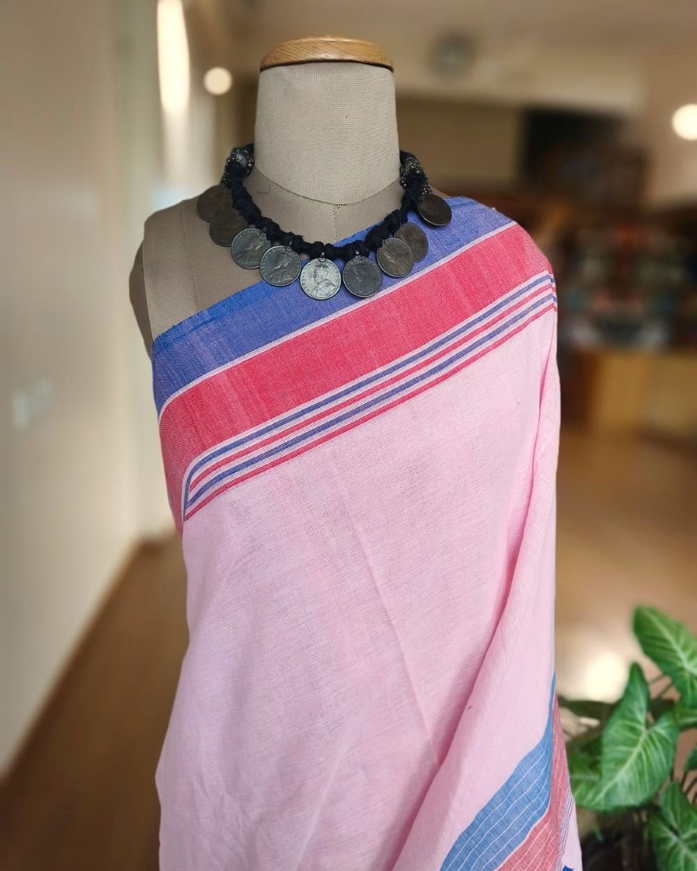 Kamrup Saree from Assam - Pink and Blue - Image 3