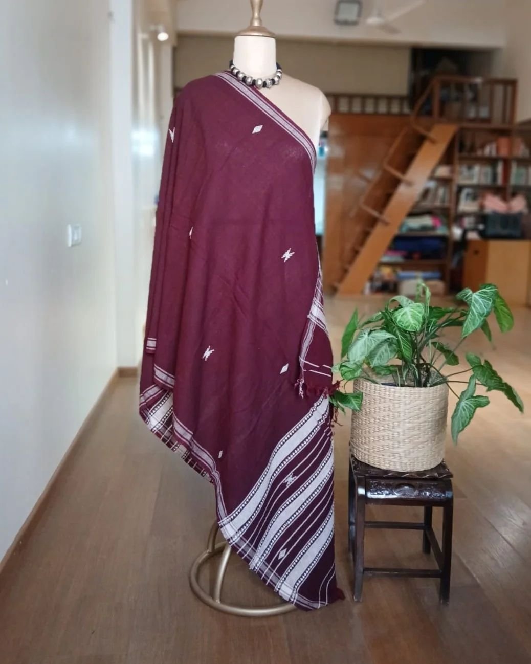 Kotpad handweave Cotton Dupatta from Odisha- (CTKD1001) - Image 4