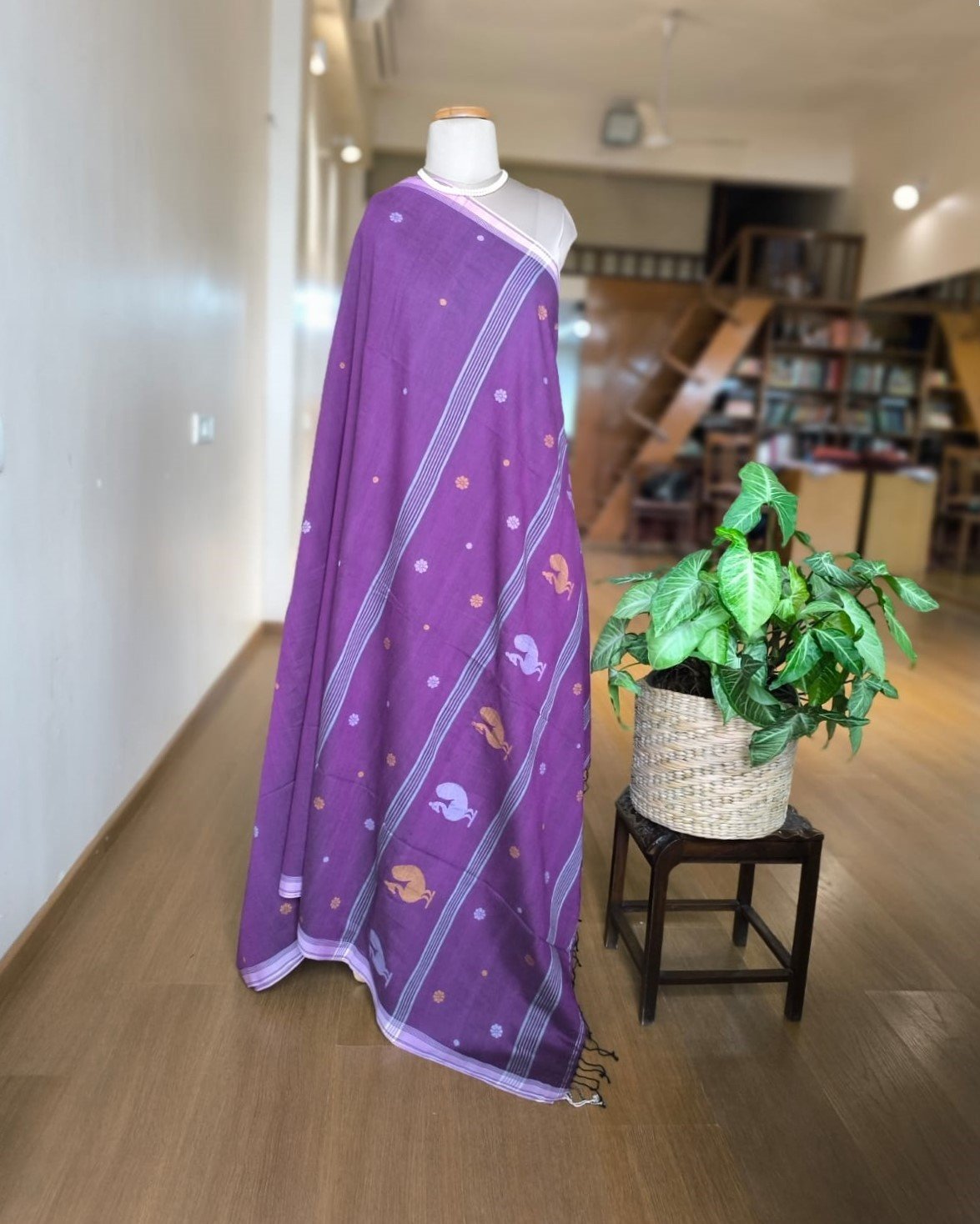 Needle Jamdani Cotton Saree - Purple - Image 5