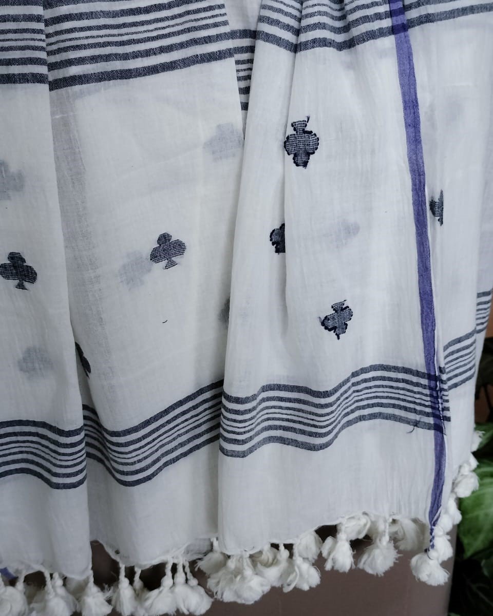 White - Handloom Cotton Burdwan Jamdani Stole with Tassels 38
