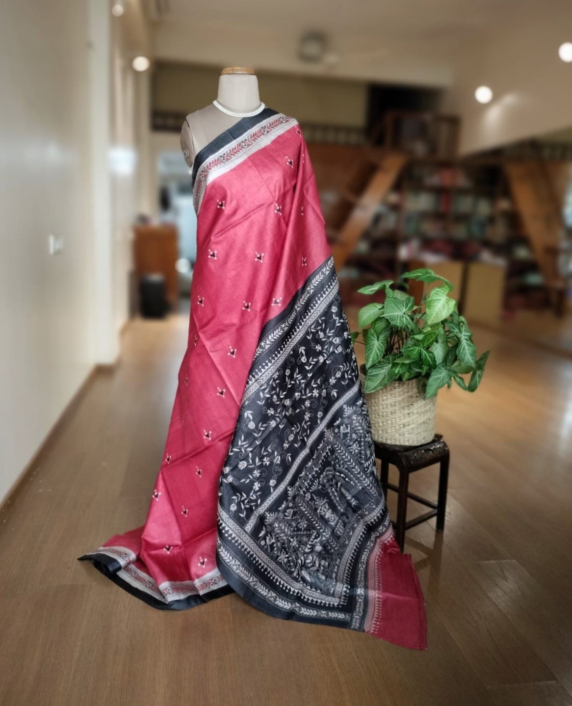 Dhunuchi Naach Kantha On Tussar Silk Saree