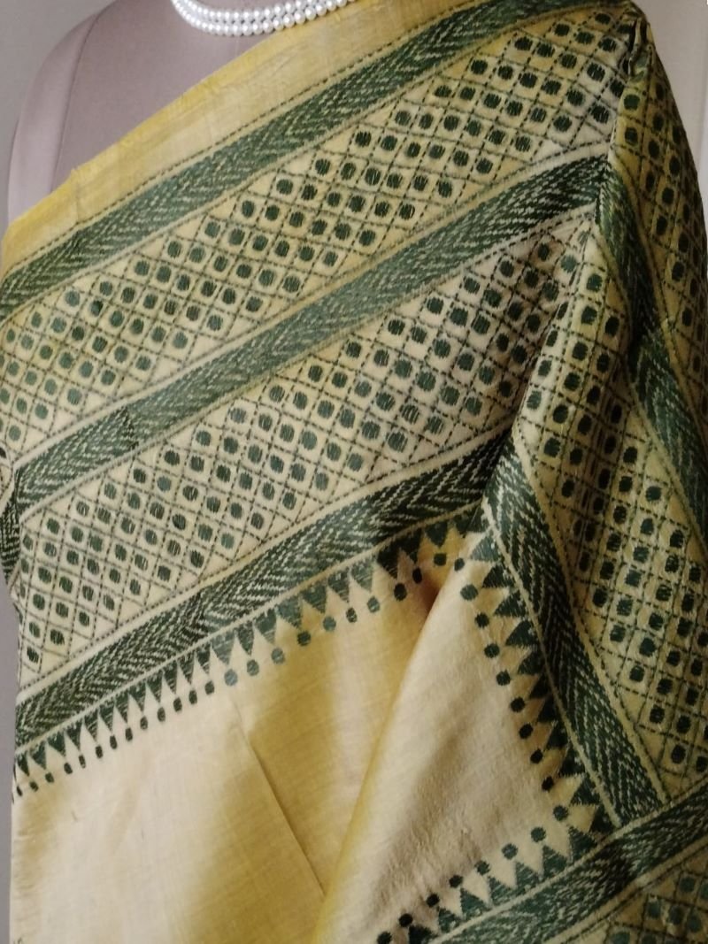 Santiniketan Kantha Saree in pure Bisnupuri Silk - Yellow and Black - Image 5