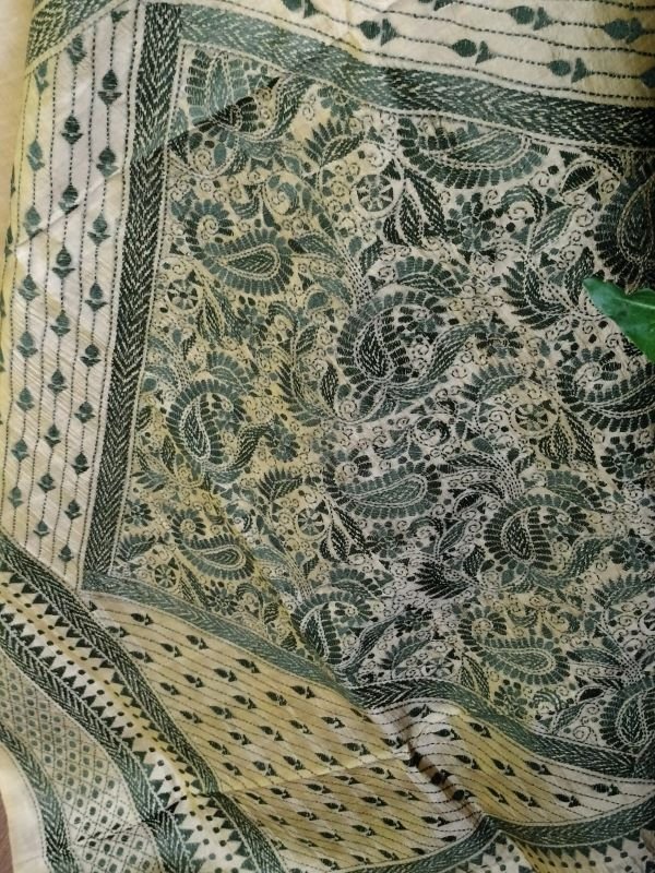 Santiniketan Kantha Saree in pure Bisnupuri Silk - Yellow and Black - Image 6