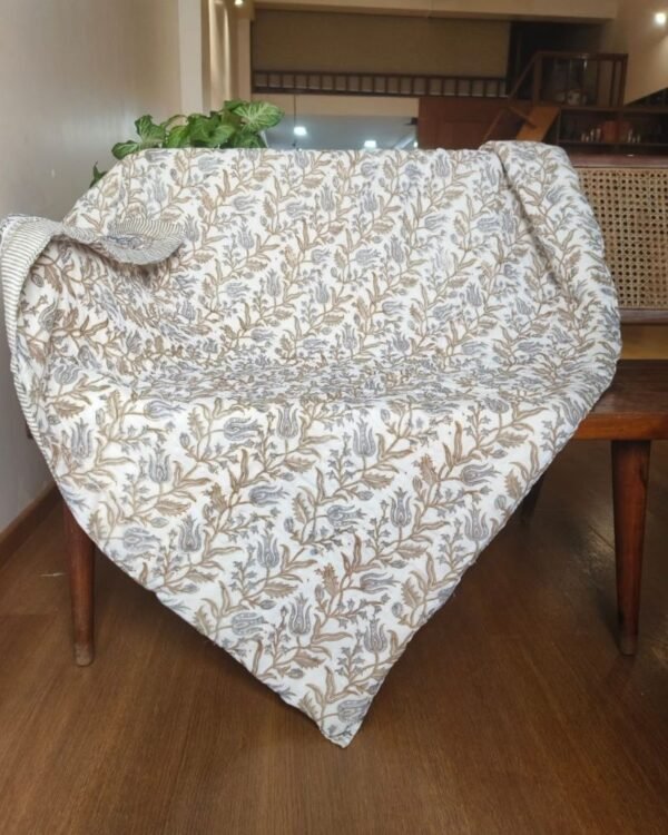 Handblock Print Reversible Single Razai - White - Image 2