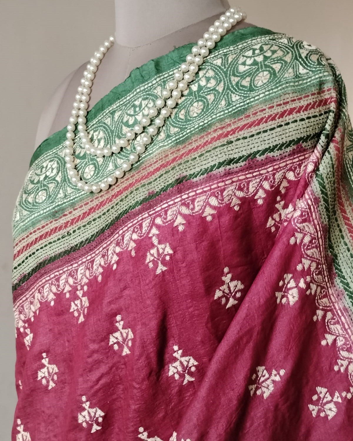 Santiniketan Kantha on Tussar Silk Saree - Maroon and Green - Image 6