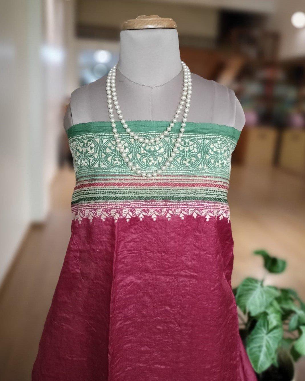 Santiniketan Kantha on Tussar Silk Saree - Maroon and Green - Image 5