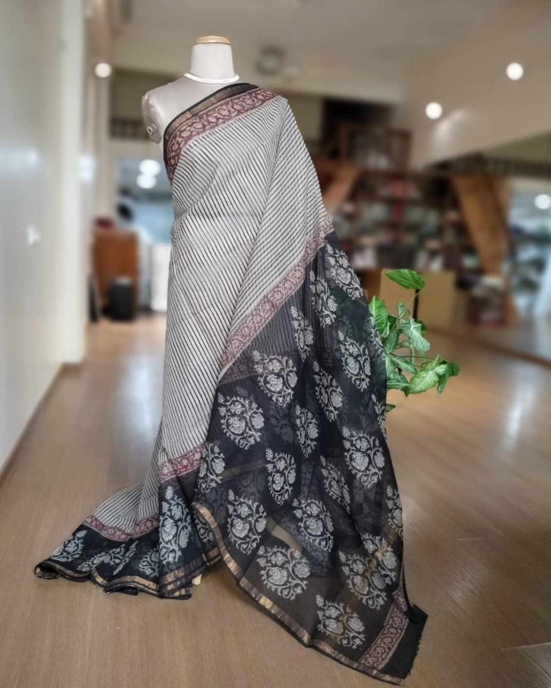 Kota Doria Cotton Saree - Stripe - Image 4