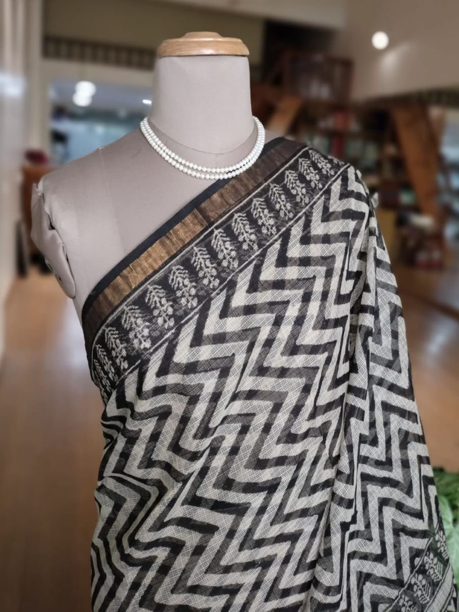 Kota Doria Cotton Saree - Chevron - Image 4