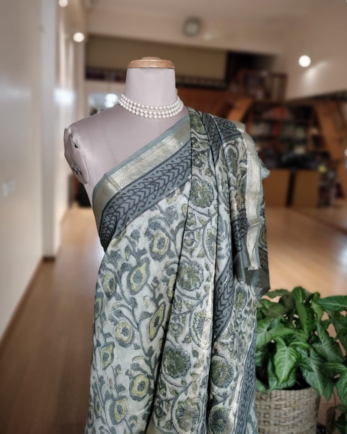 Bagru hand blockprint on Maheshwari Silk-Cotton - Greyish Blue - Image 3