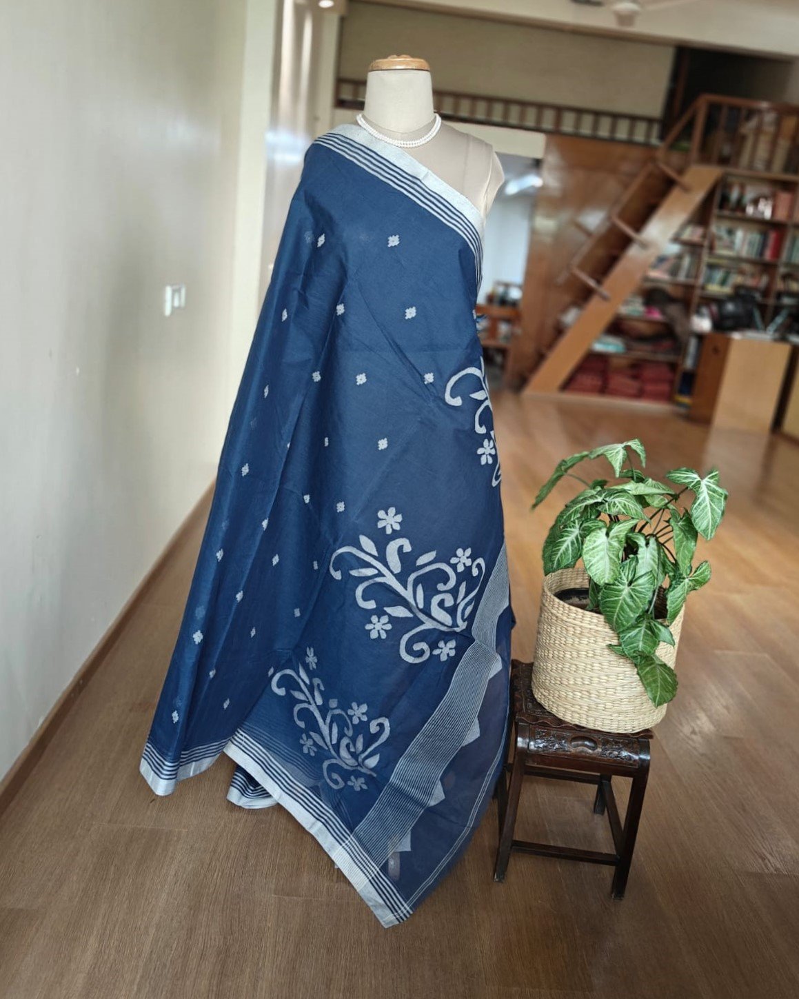 Hand Jamdani Crisp Cotton - Navy Blue - Image 2