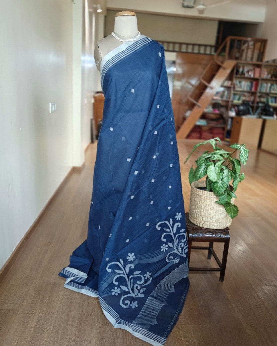 Hand Jamdani Crisp Cotton - Navy Blue - Image 3