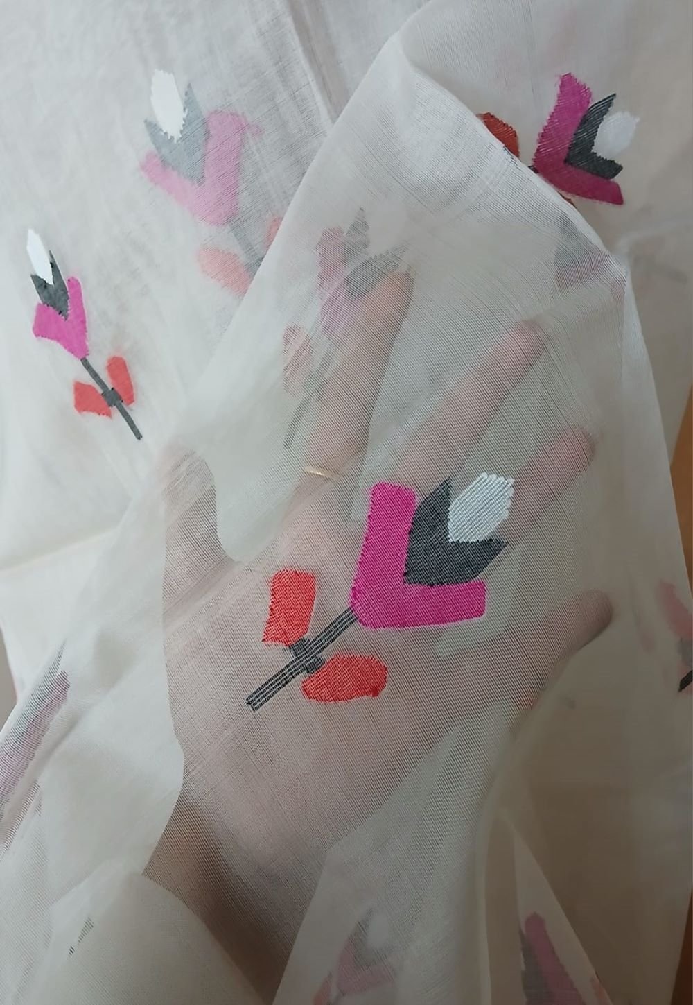 Handweave Jamdani Silk Saree - White - Image 2