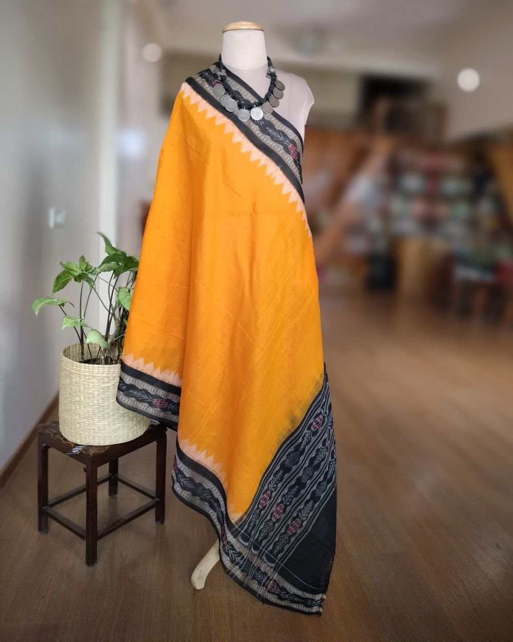 Single Ikat Odisha Dupatta - Yellow and Black - Image 4