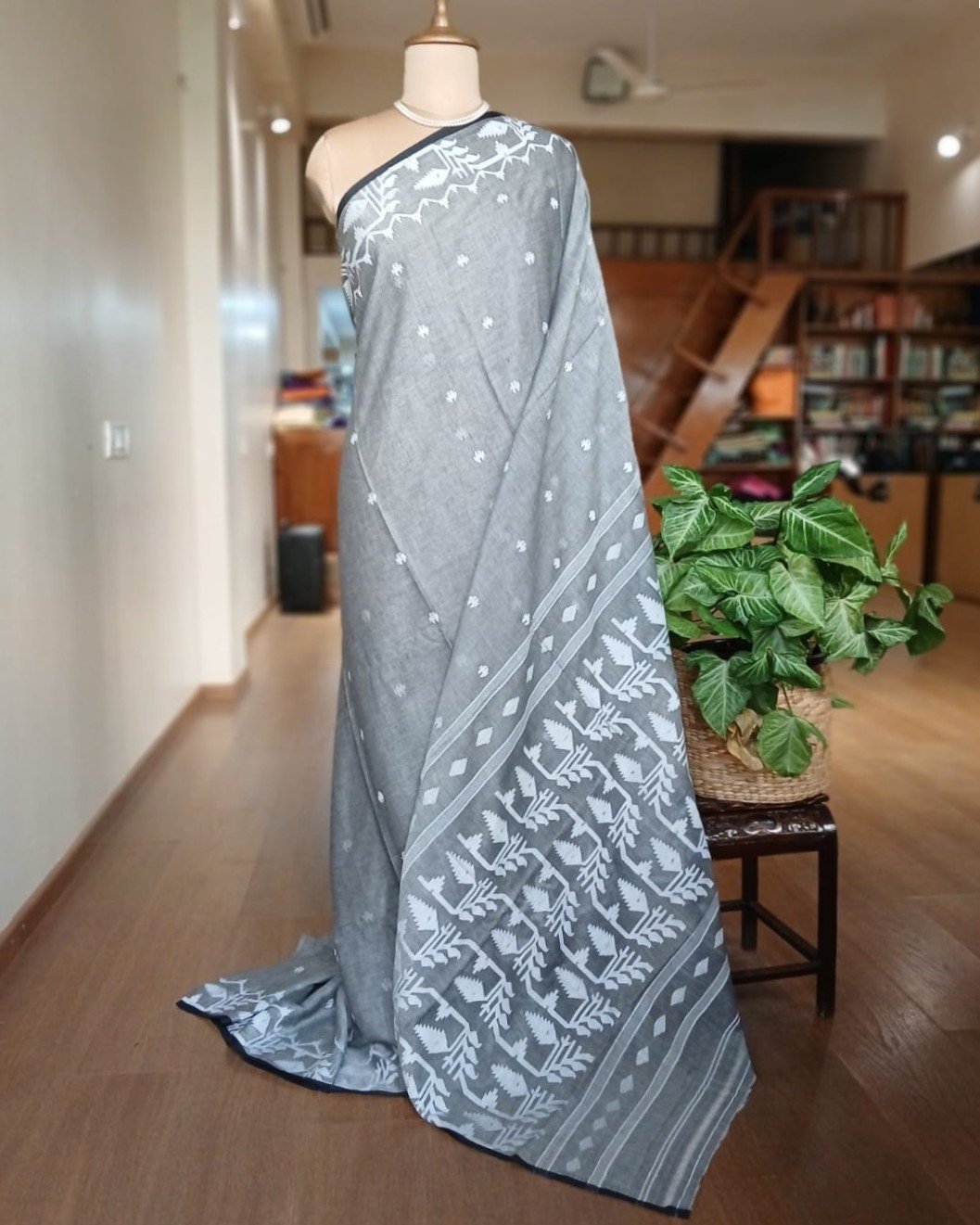 Handweave Jamdani Cotton Saree - (JCHS0014) - Image 3