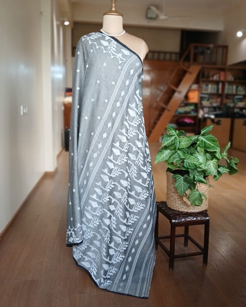 Handweave Jamdani Cotton Saree - (JCHS0014) - Image 4