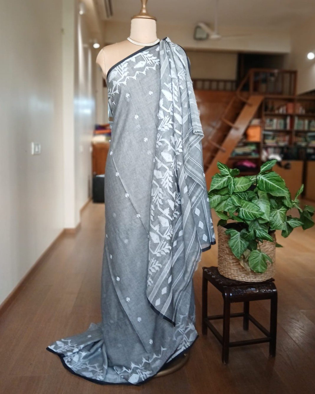 Handweave Jamdani Cotton Saree - (JCHS0014) - Image 2