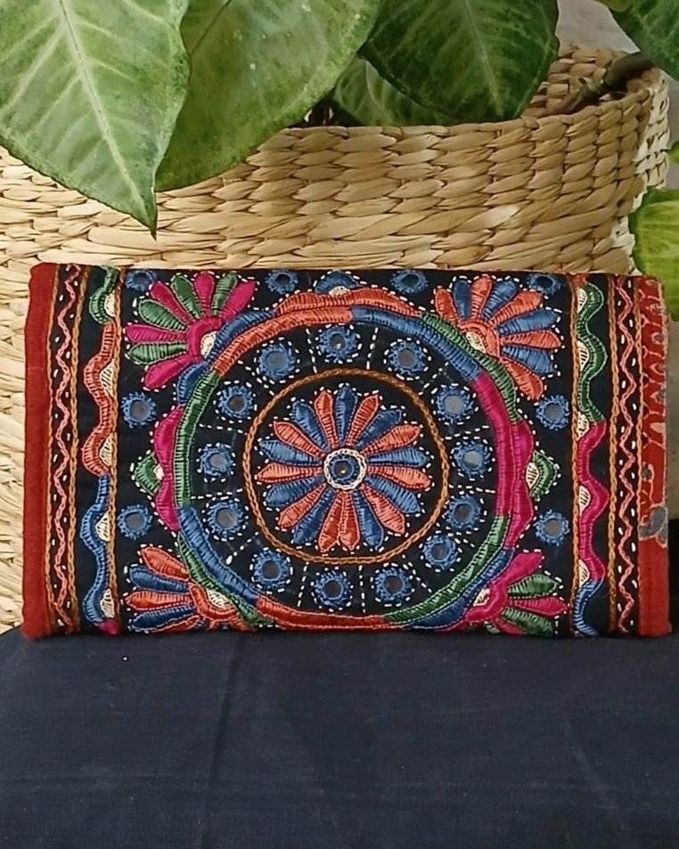 Sodha Embroidery Clutch Purse – (SECS0004) - Image 3