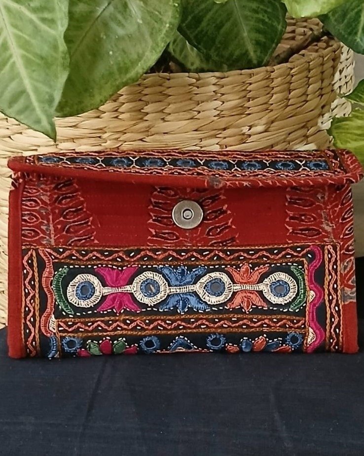 Sodha Embroidery Clutch Purse – (SECS0004) - Image 2