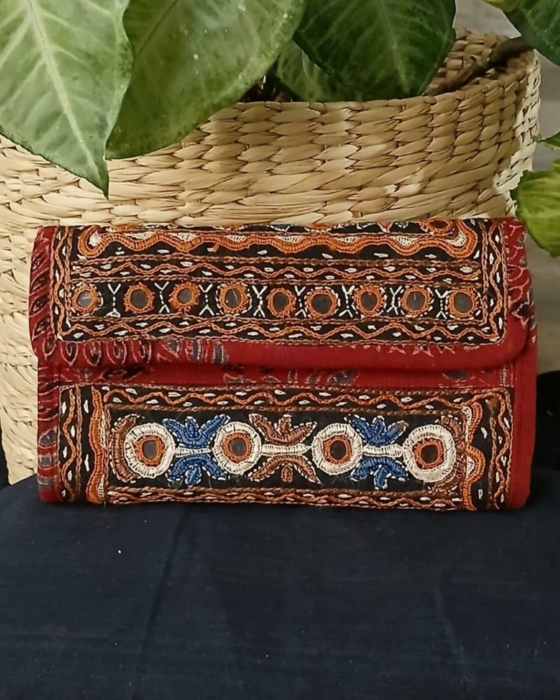 Sodha Embroidery Clutch Purse – (SECS0005) - Image 4