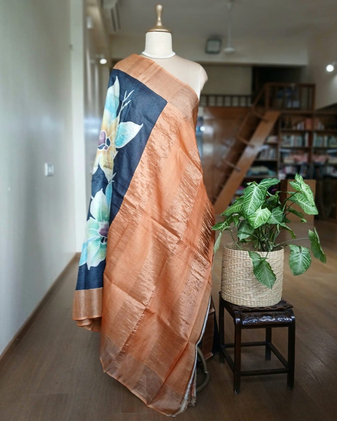 Handpainted Tussar Silk Saree – (TSHS0005) - Image 5
