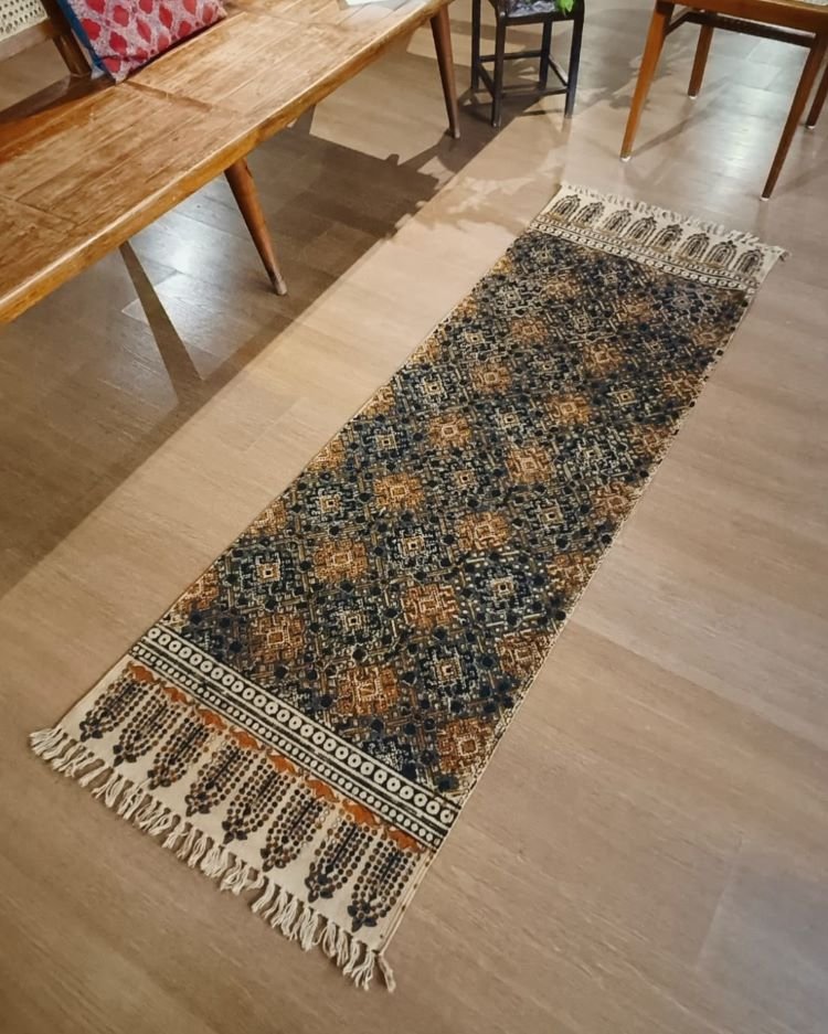 Kalamkari Dhurrie from Warangal (2 x 6 ft) – (NWKD0032) - Image 2