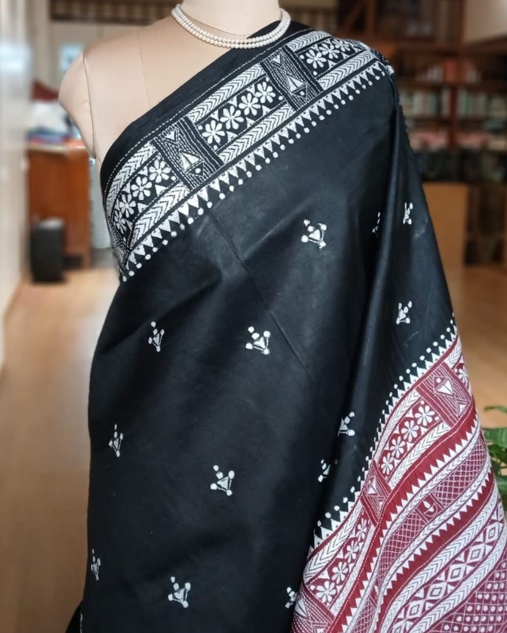 Santiniketan Kantha Saree in pure Bisnupuri Silk – (SNBK0004) - Image 4