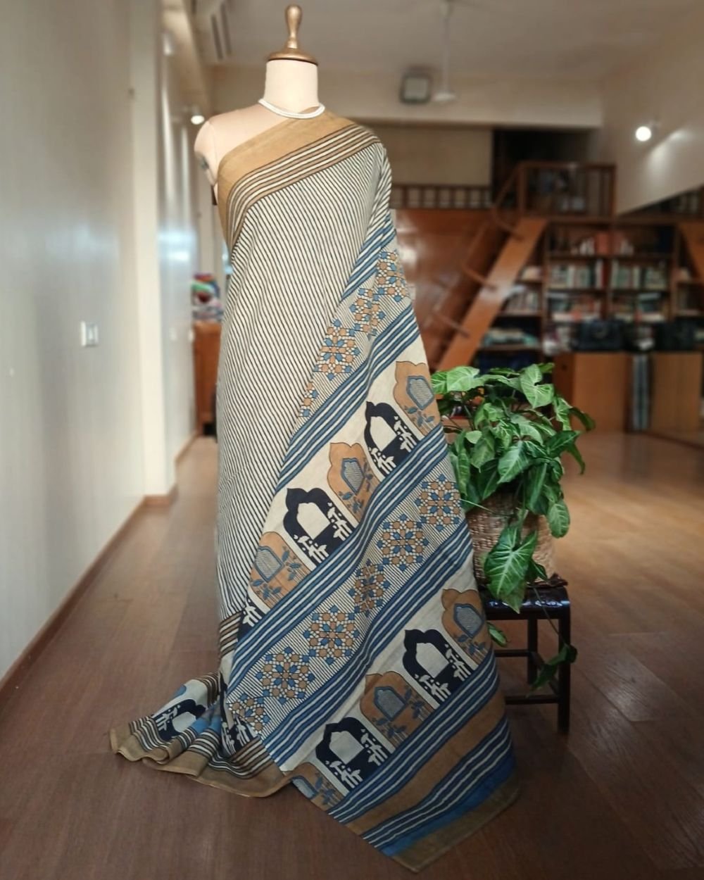 Ajrakh Mul Cotton Saree – (AMCS1010) - Image 4