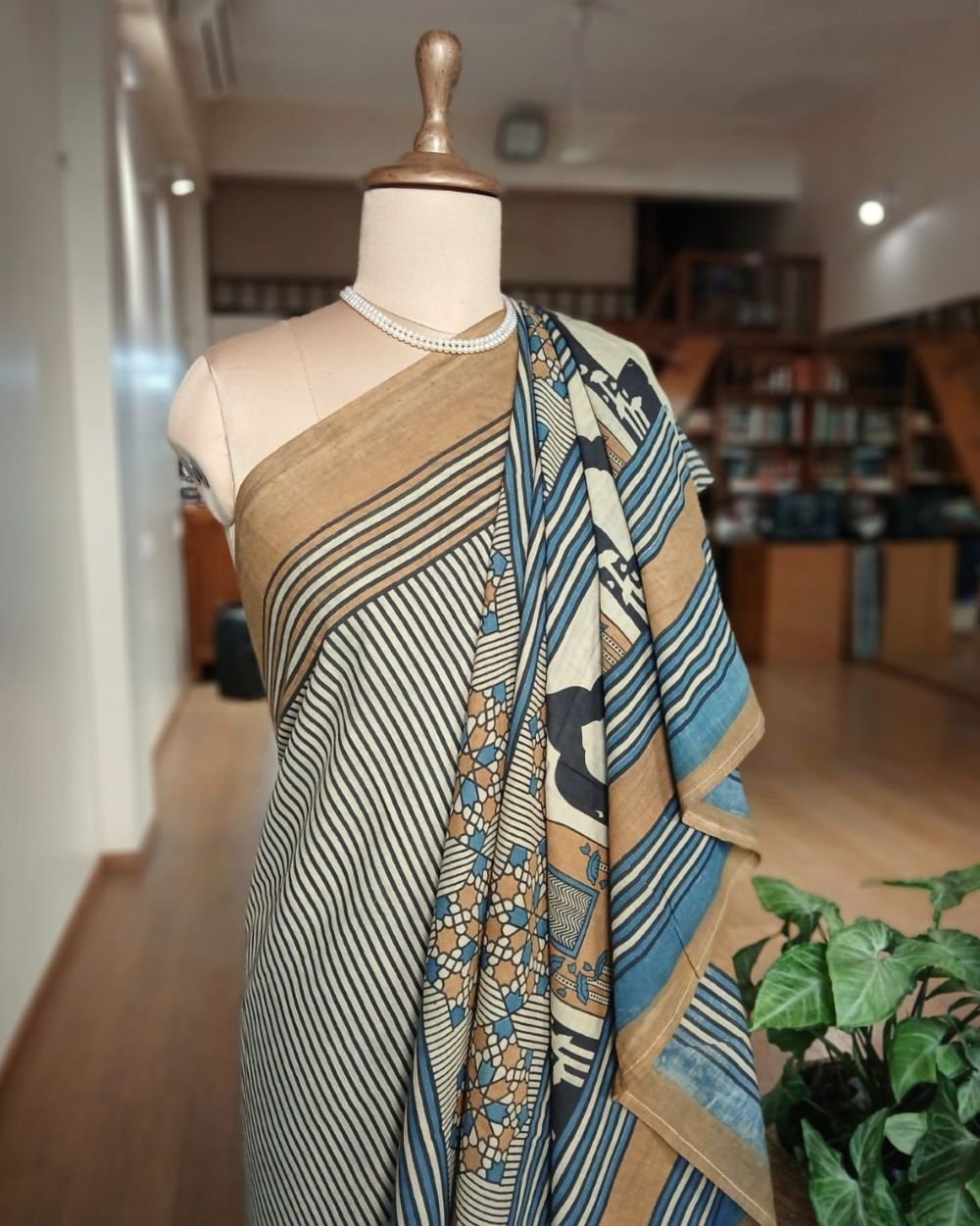 Ajrakh Mul Cotton Saree – (AMCS1010) - Image 2