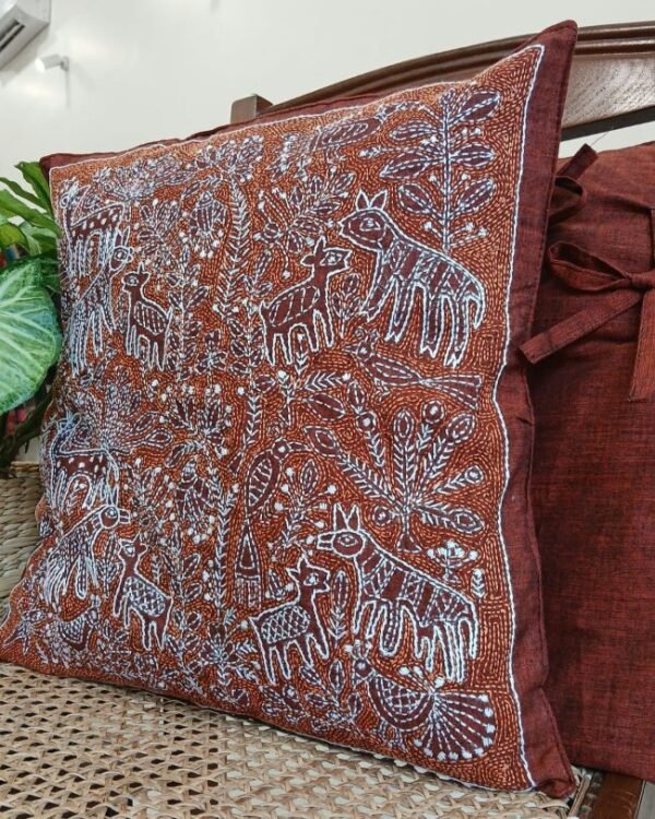 Set of 2 Mom and Baby Deer Reverse Kantha Cushion Covers – (RKCC0004) - Image 3