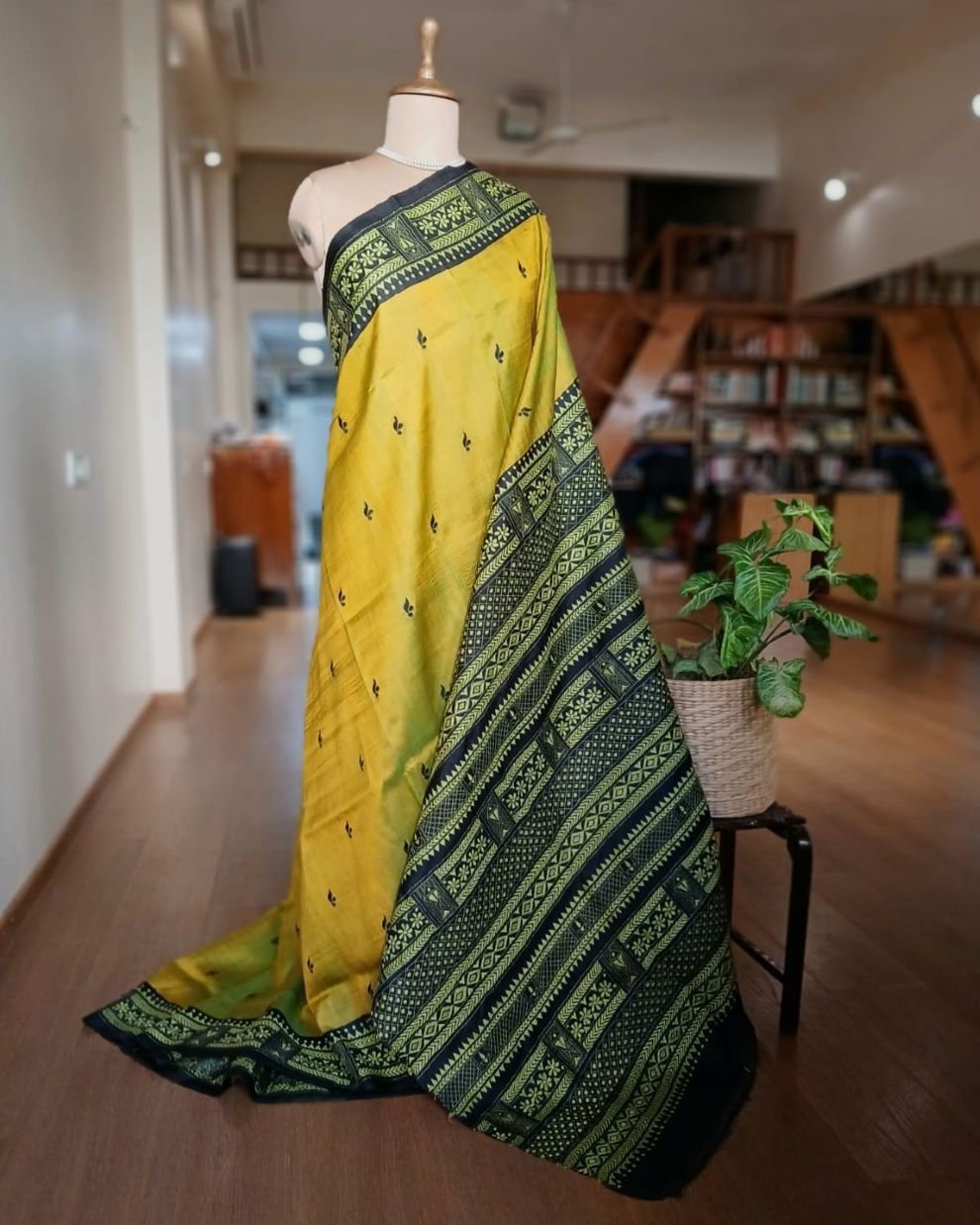 Santiniketan Kantha Saree in pure Bisnupuri Silk – (SNBK0018)