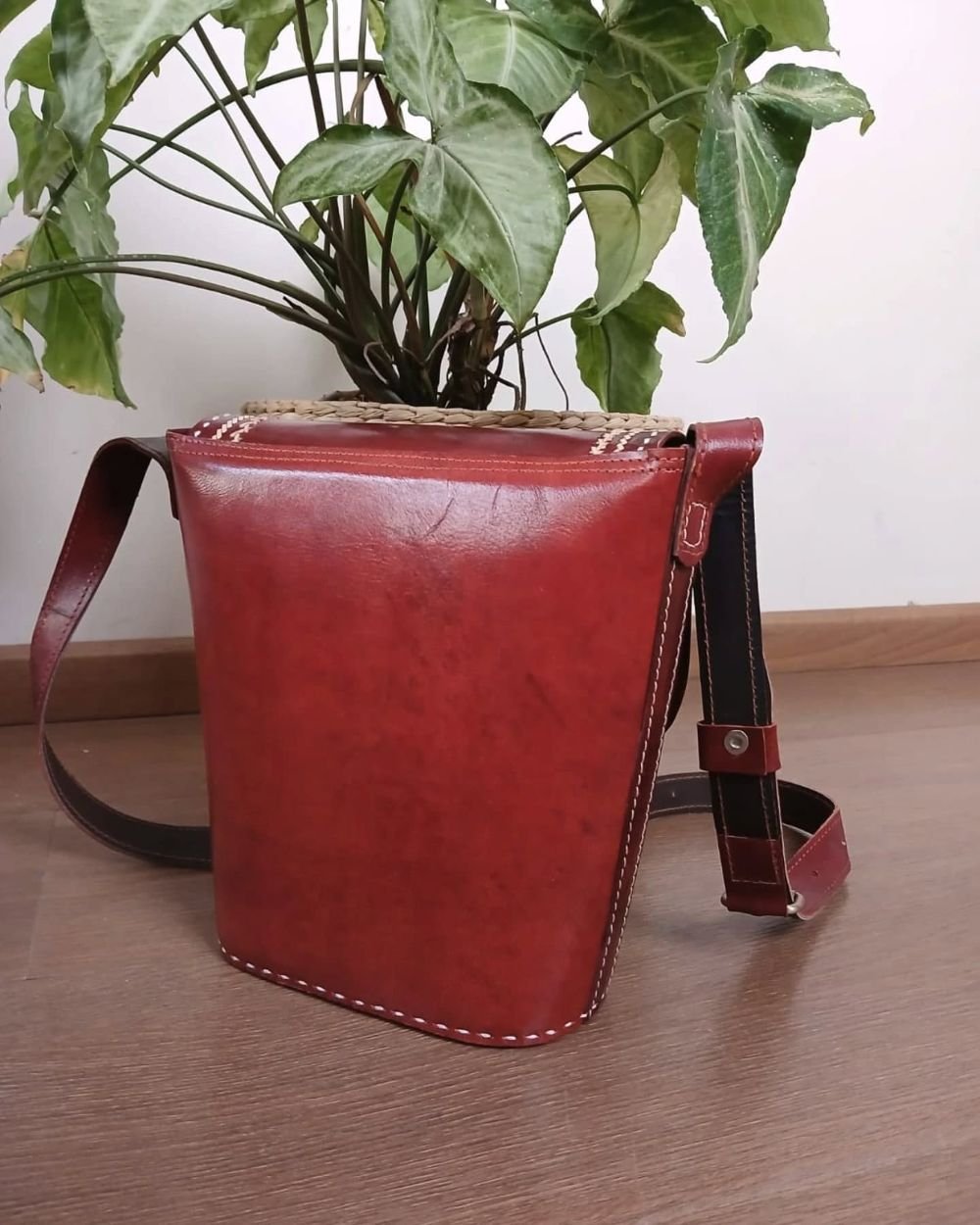 Dedhi Embroidered Balti Bag in Leather - (MKLB0002) - Image 4