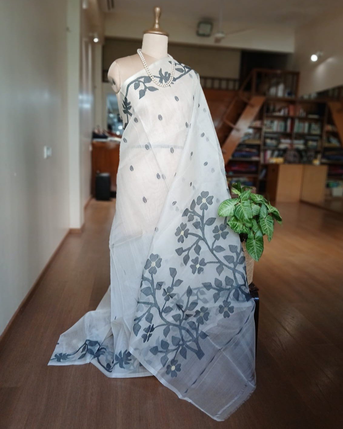 Handweave Jamdani Silk Saree – (SJMS1044)