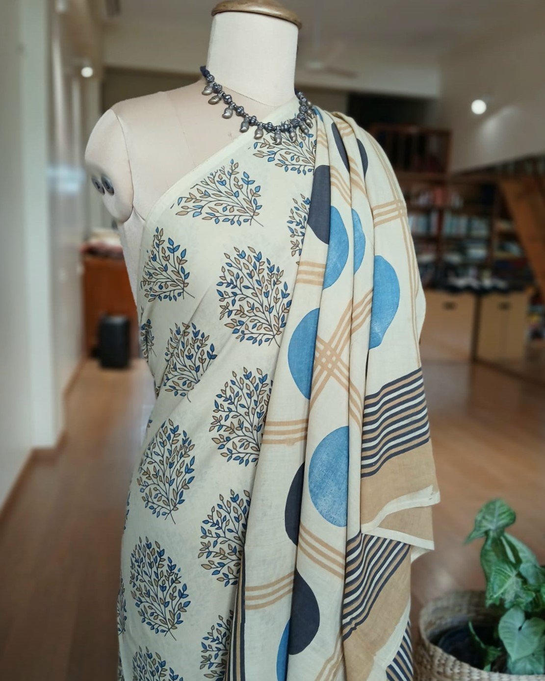 Ajrakh Mul Cotton Saree – (AMCS1022) - Image 2