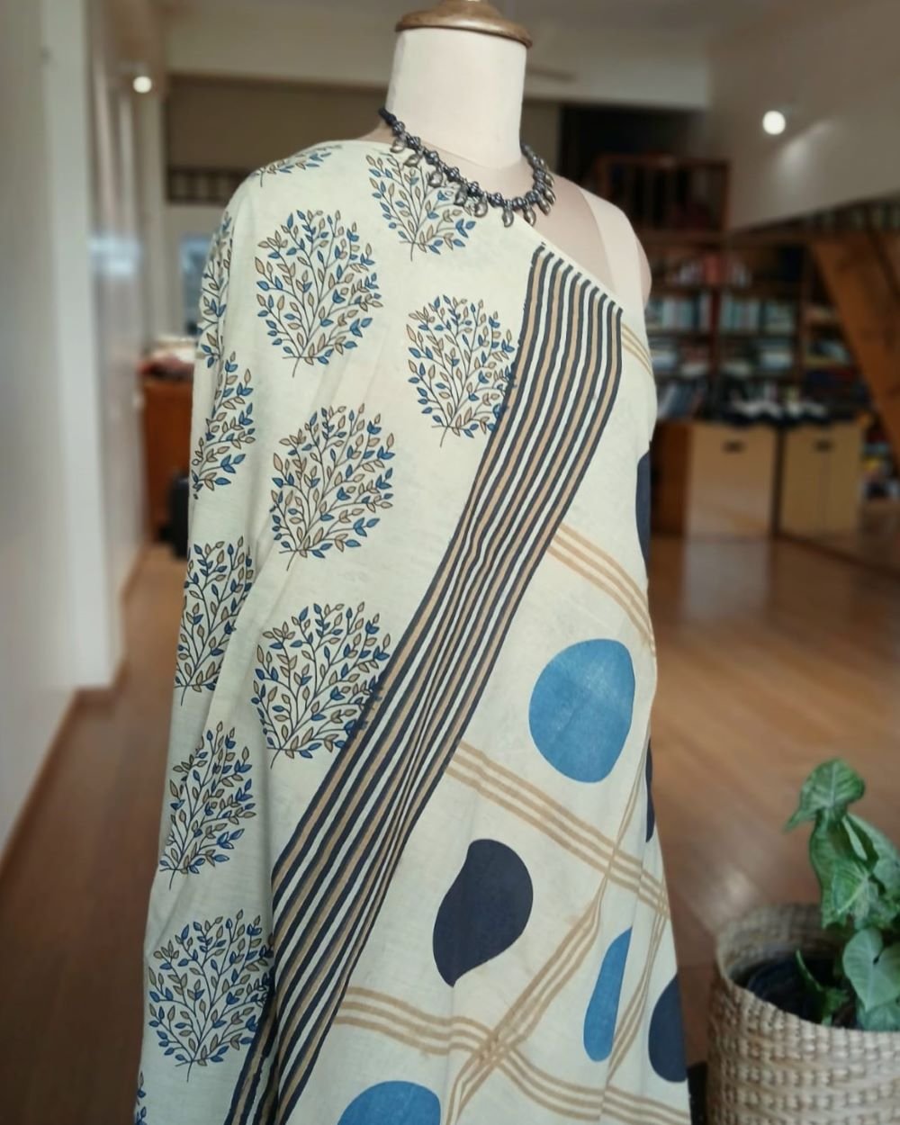 Ajrakh Mul Cotton Saree – (AMCS1022) - Image 7