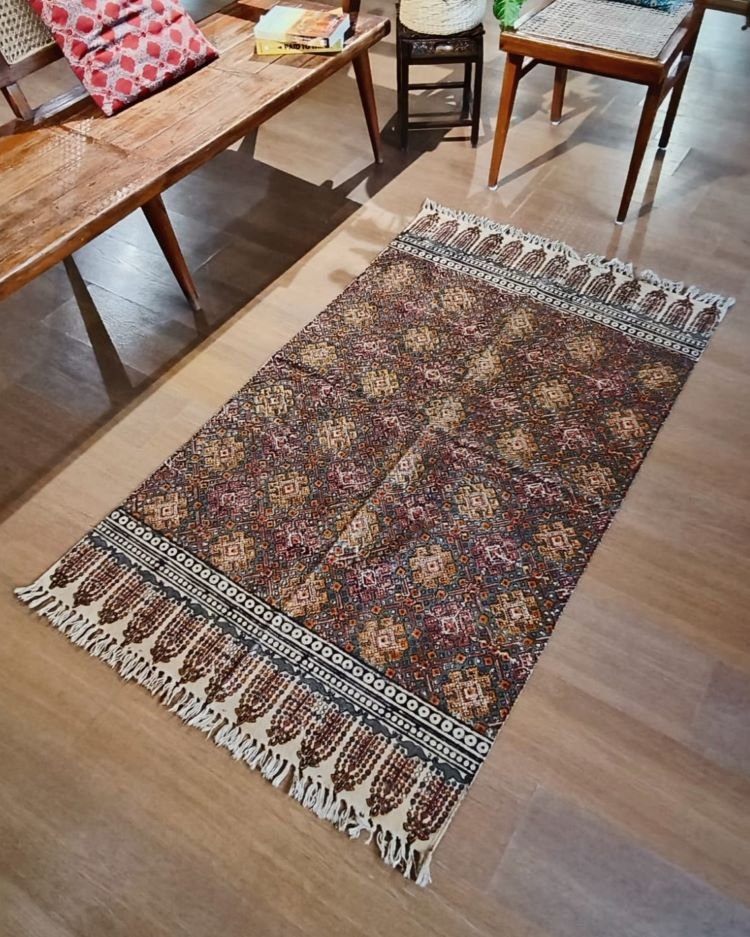 Kalamkari Dhurrie from Warangal (5 x 3 ft) – (NWKD1101) - Image 2