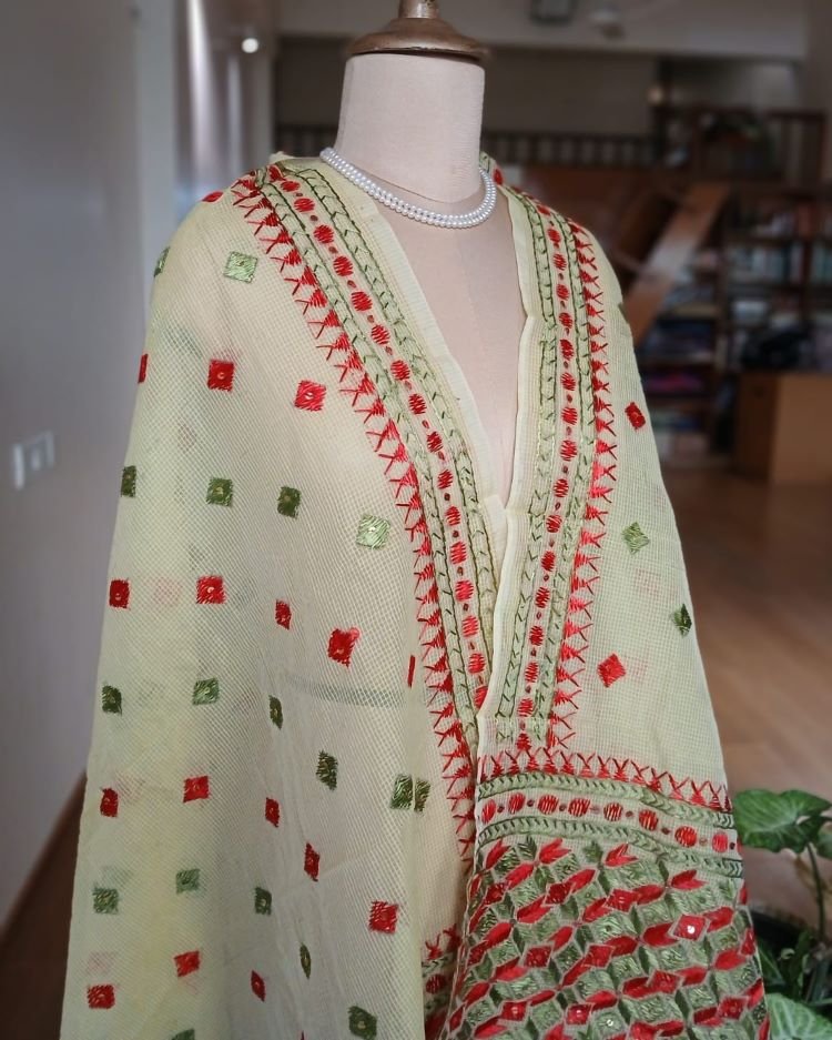 Phulkari Hand Embroidered Dupatta from Punjab - (PHED0006) - Image 4