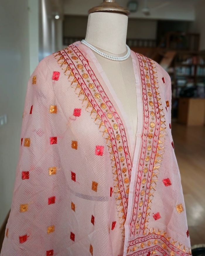 Phulkari Hand Embroidered Dupatta from Punjab – (PHED0008) - Image 4