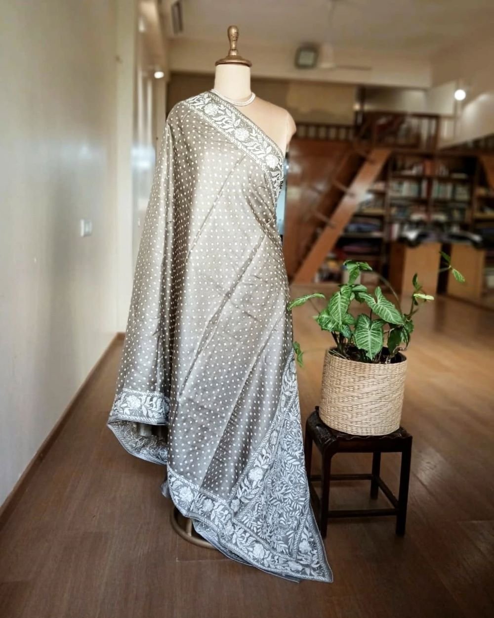 Embroidered Tussar Silk saree - ( ETSS0001) - Image 4