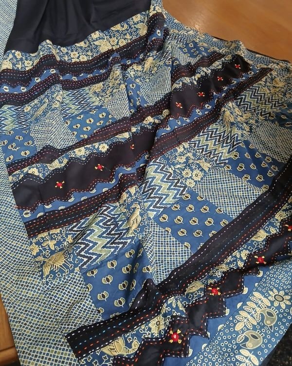 Ajrakh Applique Saree in Mul Cotton – (MCAS1005) - Image 3