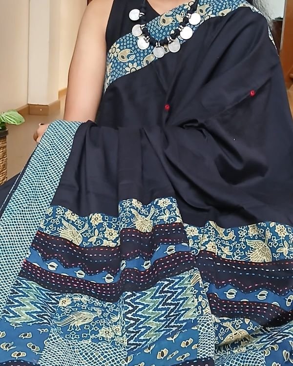 Ajrakh Applique Saree in Mul Cotton – (MCAS1005) - Image 2