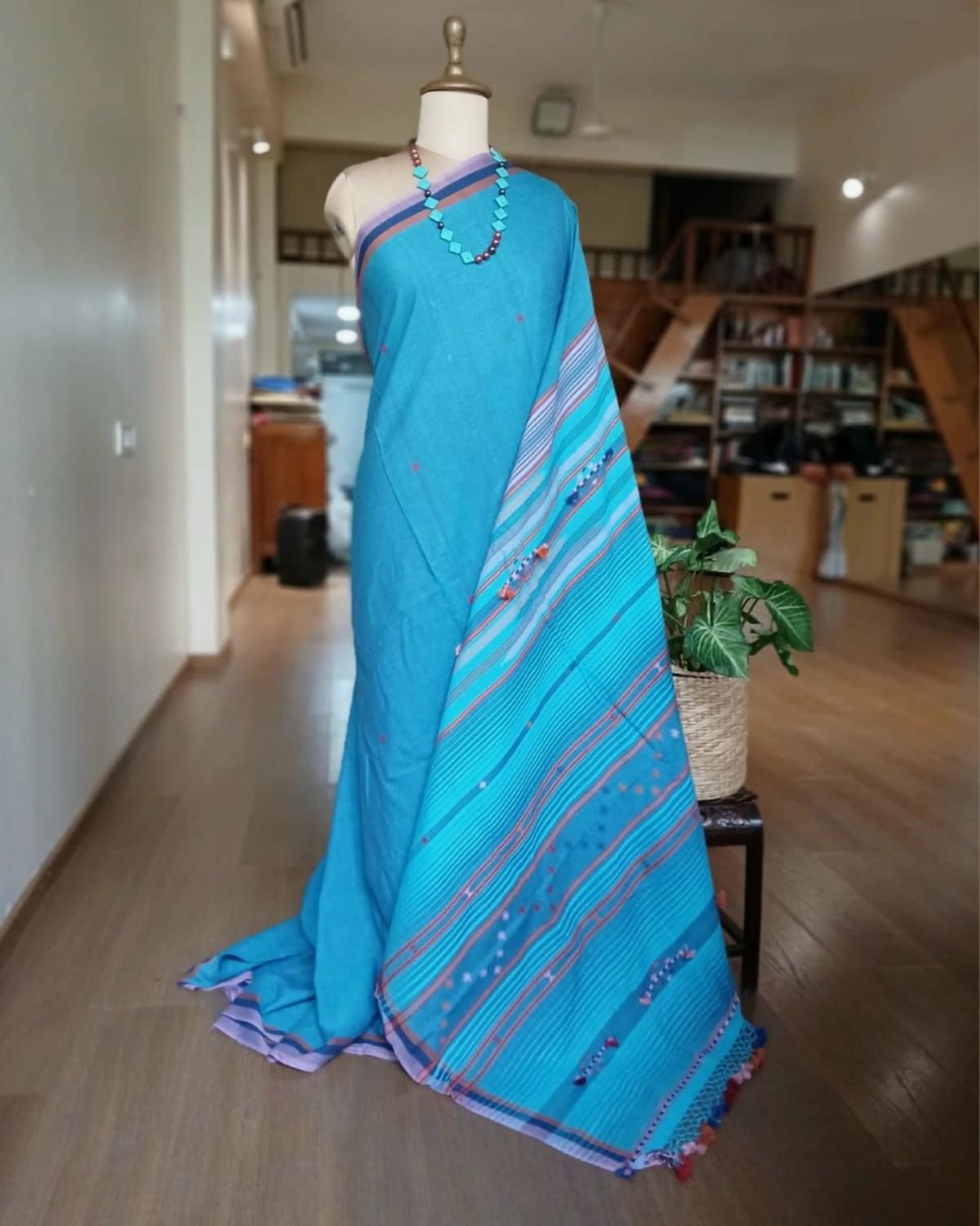 Two-tone dark turquoise Bhujodi saree – (BHUJ0059) - Image 3