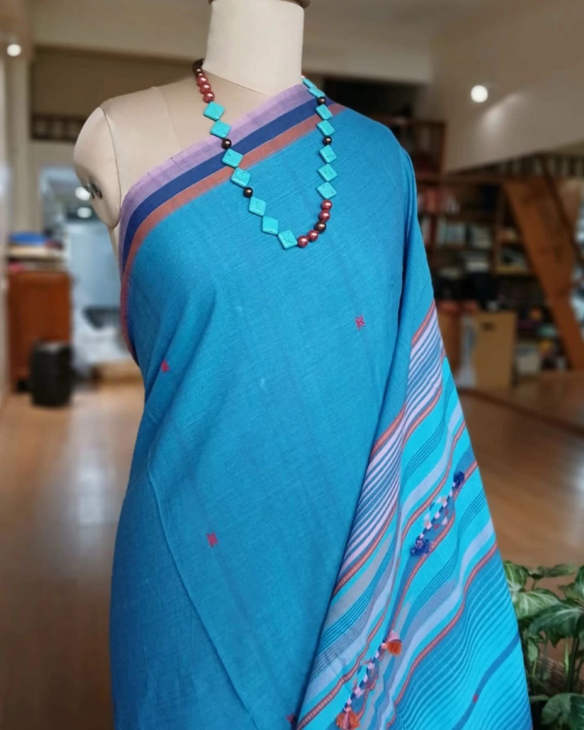 Two-tone dark turquoise Bhujodi saree – (BHUJ0059) - Image 4