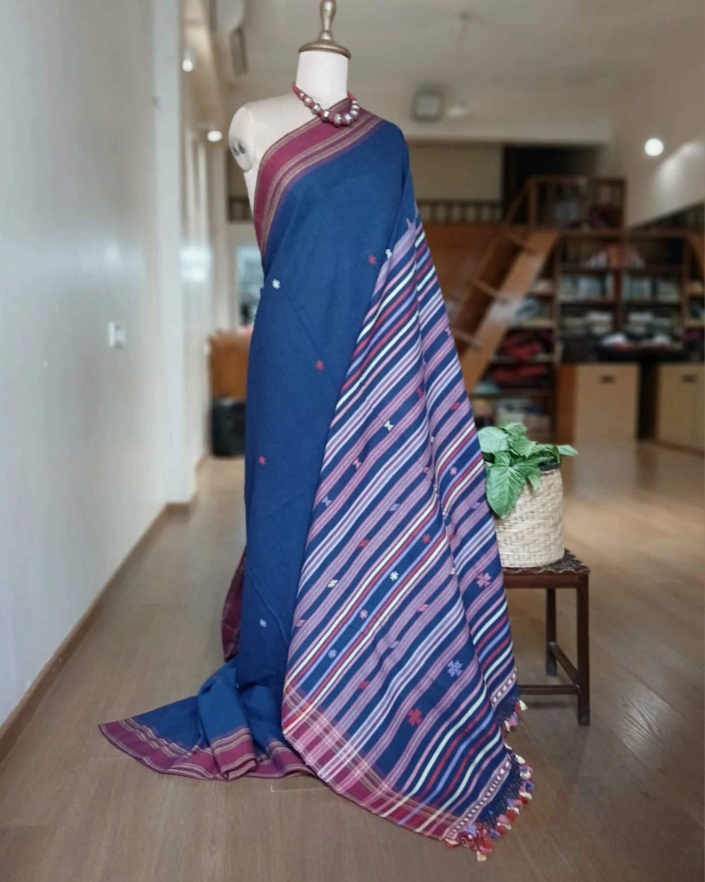 Bhujodi Saree handwoven in Kala Cotton x Soft Cotton - (BHUJ0063) - Image 4