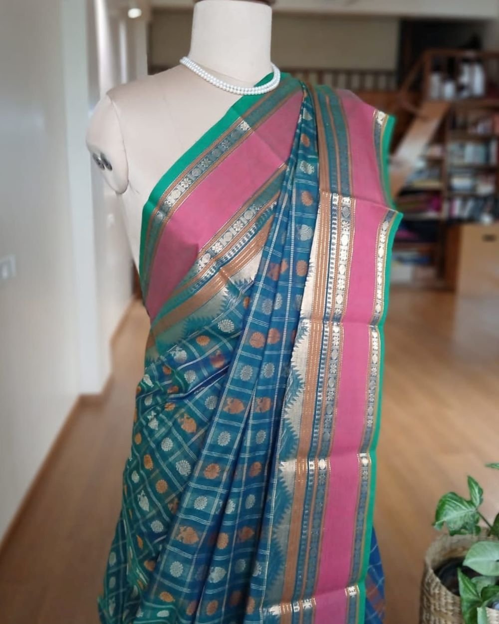 Ayiram Butta Kanchi Cotton Handweave with Zari - (KANC1102) - Image 2