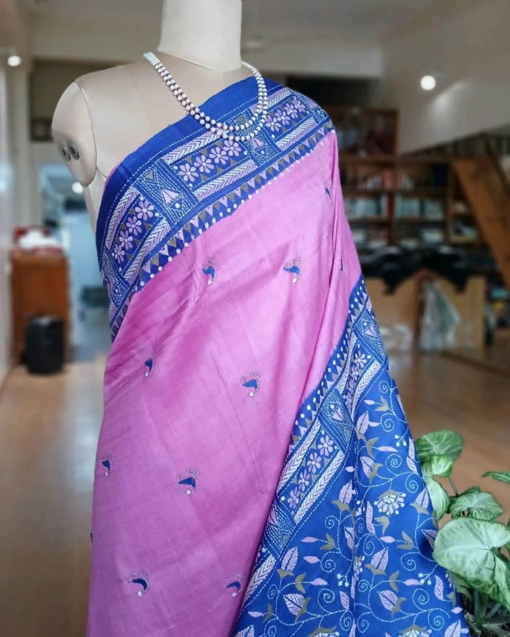 Santiniketan Kantha Saree in pure Bisnupuri Silk – (SNBK1019) - Image 4