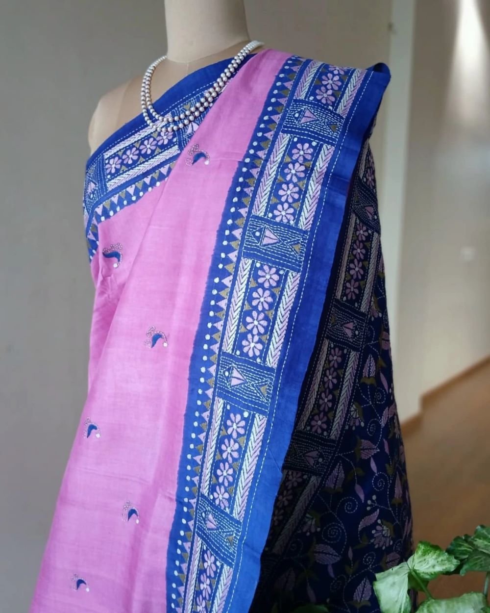 Santiniketan Kantha Saree in pure Bisnupuri Silk – (SNBK1019) - Image 5