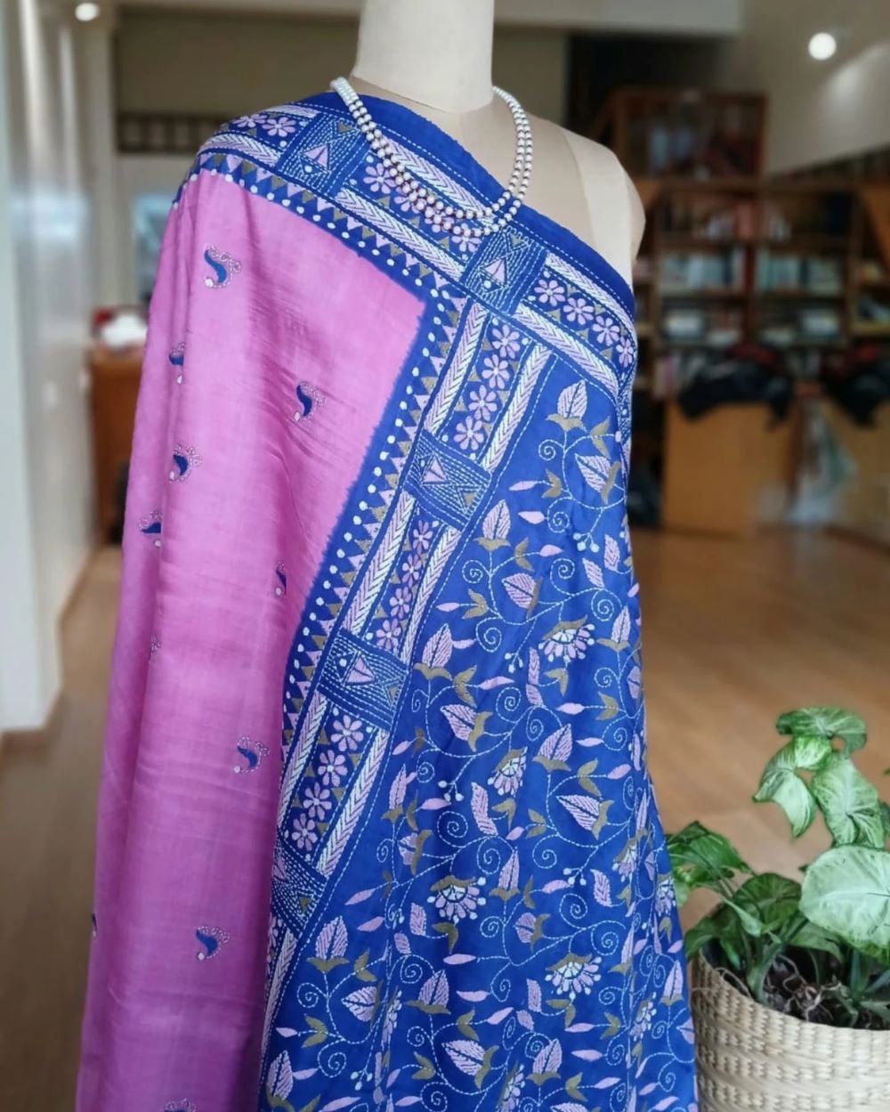 Santiniketan Kantha Saree in pure Bisnupuri Silk – (SNBK1019) - Image 8